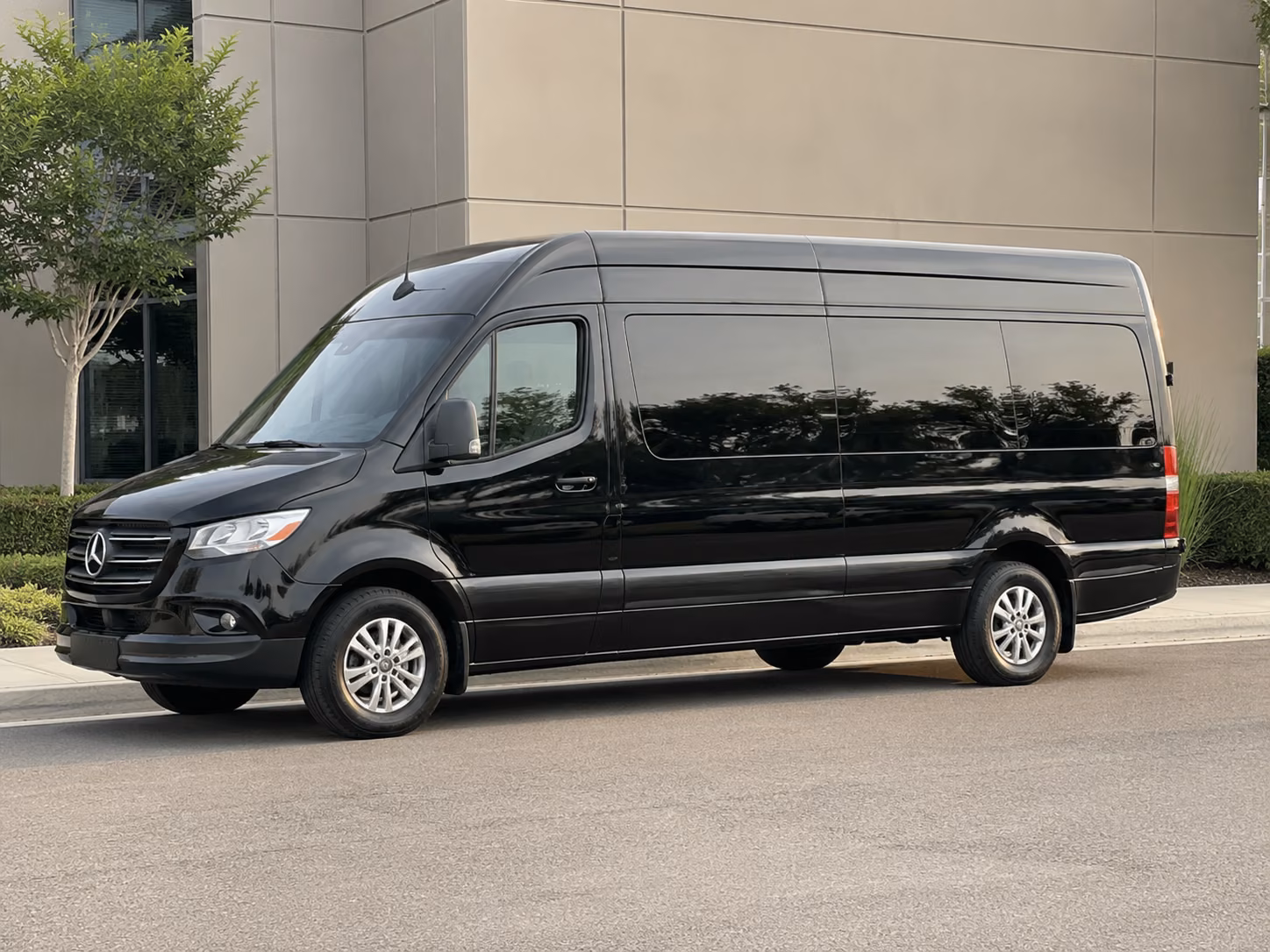 honolulu 15 passenger sprinter van