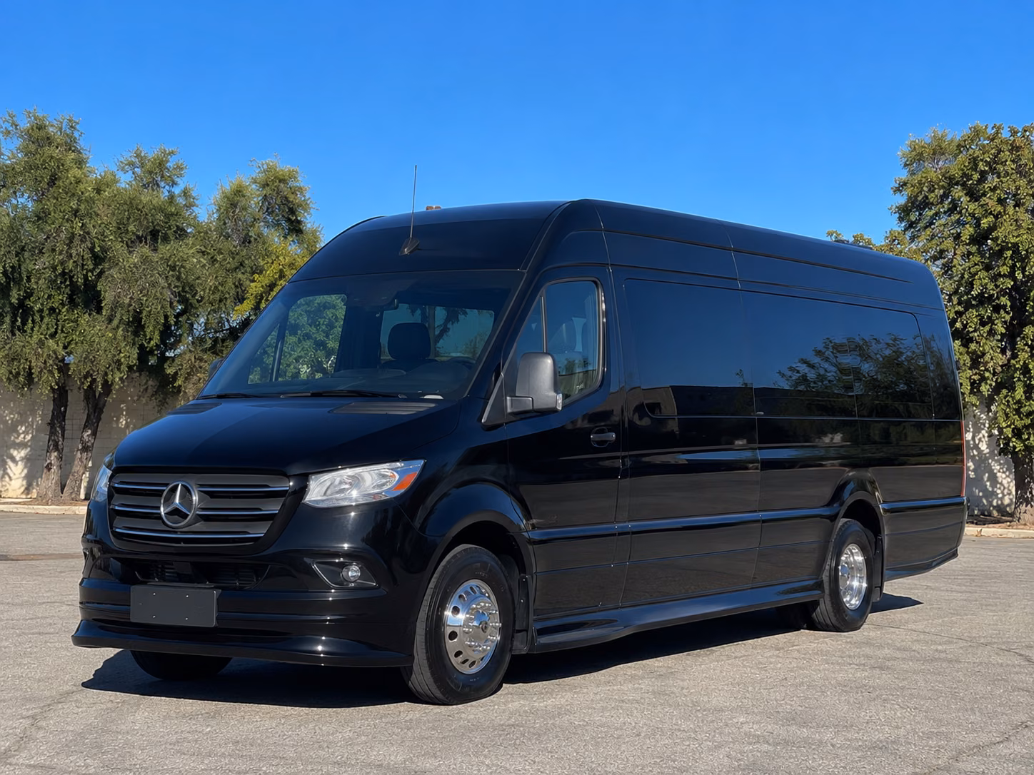 honolulu employee shuttle van service