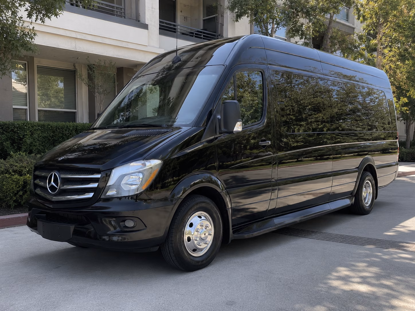 honolulu sporting event sprinter van rental